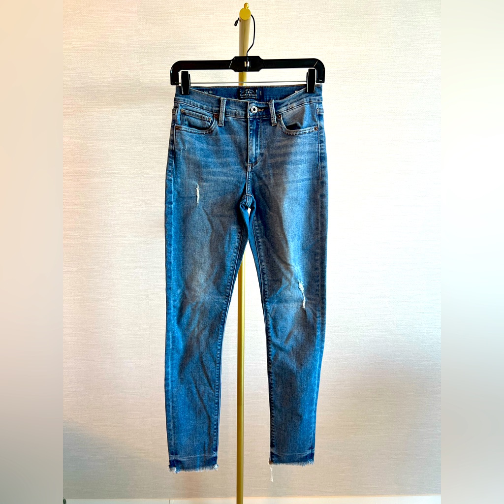 119 Lucky Brand Brooke Legging Jean Distressed Blue Skinny Jeans Size 2  26
